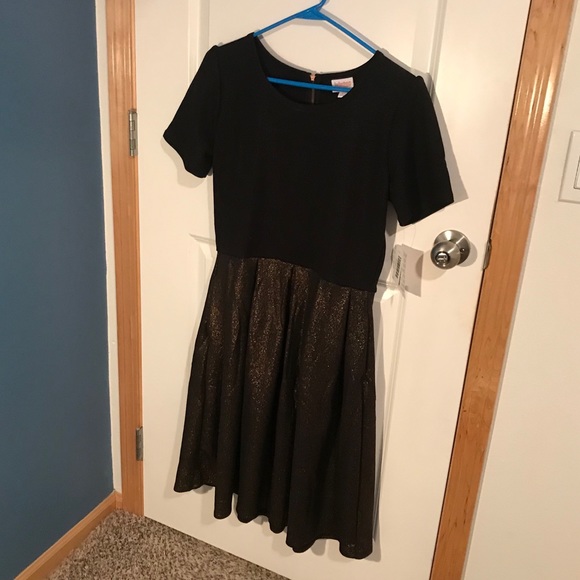 LuLaRoe Dresses & Skirts - Lularoe Shimmery Amelia Dress -Size Large